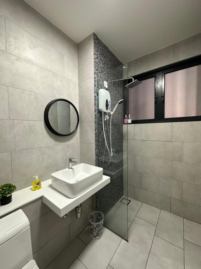 Sea View The Shore Luxury Newly Renovated Homestay Kota Kinabalu Exterior foto